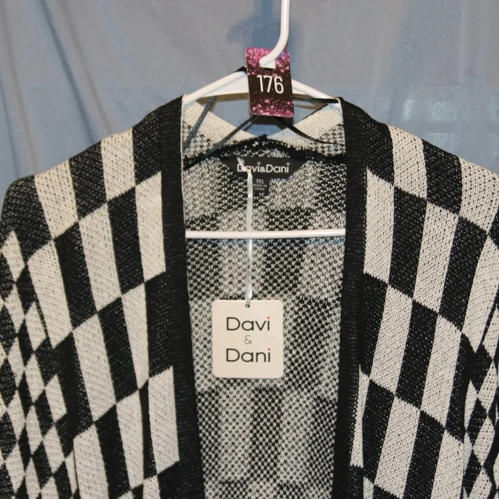 NWT 1XL Davi & Dani Checkered Cardigan 3X - Picture 3 of 4